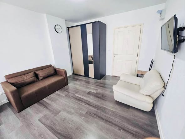 living room of ดีคอนโด แคมปัส รีสอร์ท บางนา : dcondo Campus Resort Bangna