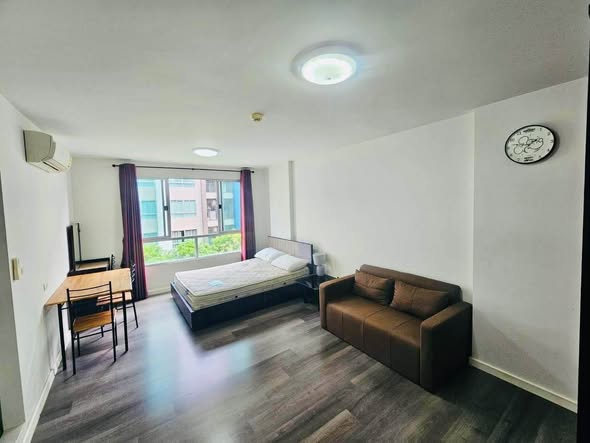 living room and bedroom of ดีคอนโด แคมปัส รีสอร์ท บางนา : dcondo Campus Resort Bangna