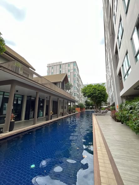 pool of dcondo rin