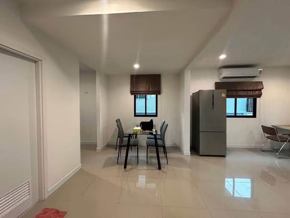 Delight, Don Muang – Rangsit (Red Line)