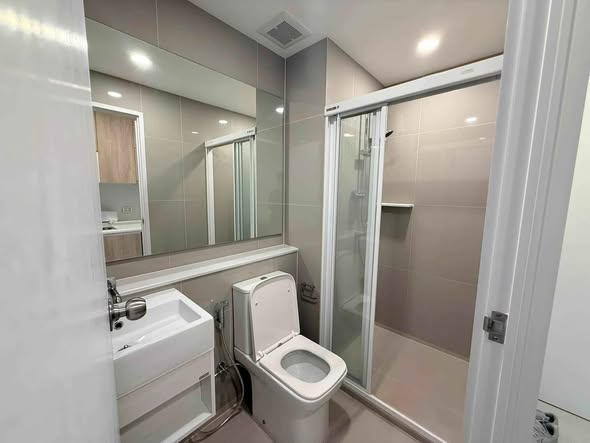bathroom of DENIM Jatujak