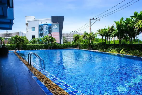 pool of Dusit Grand Condo View