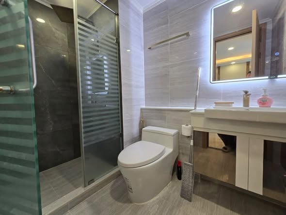 bathroom of Dusit Grand Park