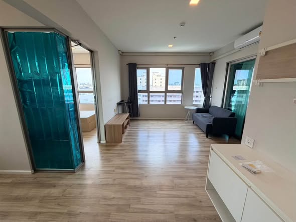 room interior of Ease 2 Rama 2