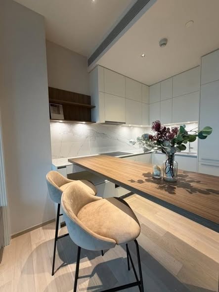 kitchen of EI8HTEEN SEVEN