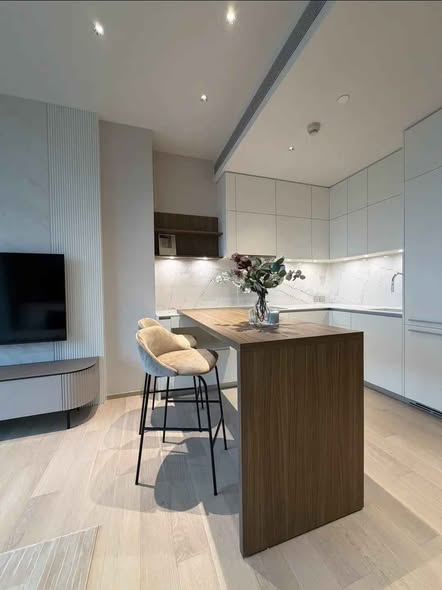 kitchen of EI8HTEEN SEVEN