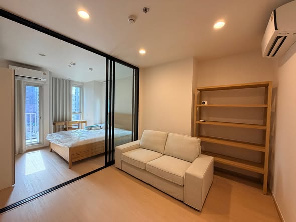 bedroom and living room and room interior of Eight Thong Lo