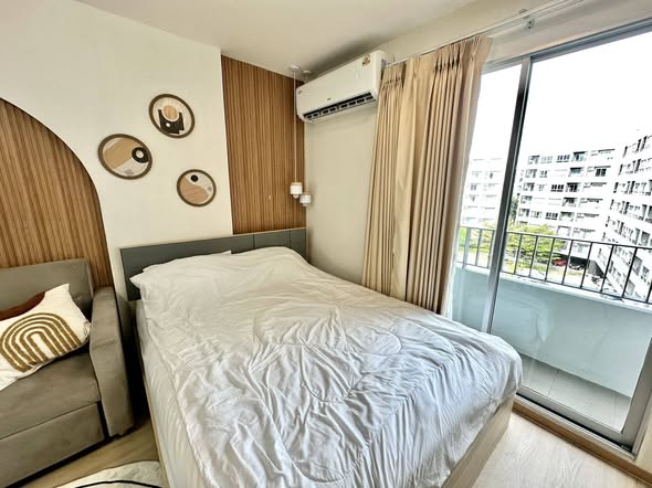 bedroom of Elio Del Ray