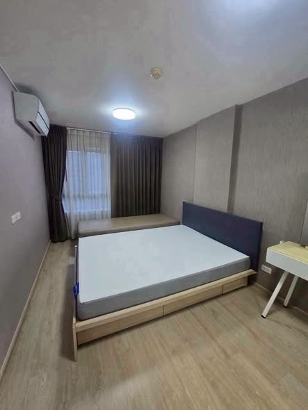 bedroom of Elio Del Ray