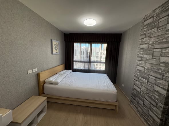 bedroom of Elio Del Ray