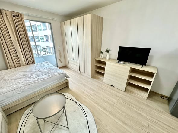 bedroom and room interior of Elio Del Ray