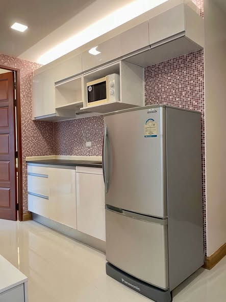 bathroom and kitchen of Emerald Residence Ratchada Condominium