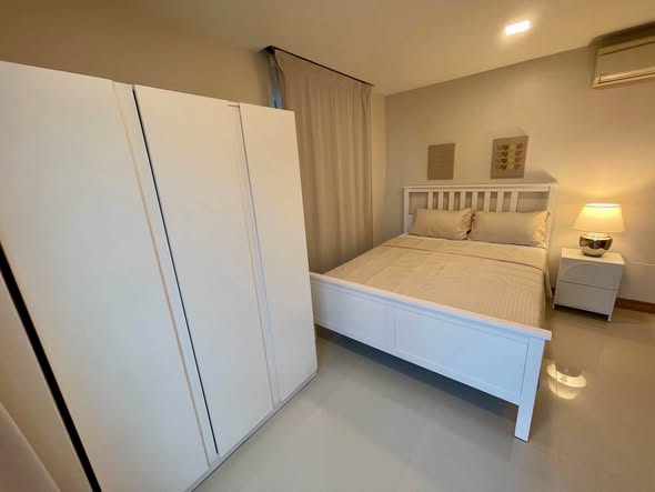 bedroom and room interior of Emerald Residence Ratchada Condominium