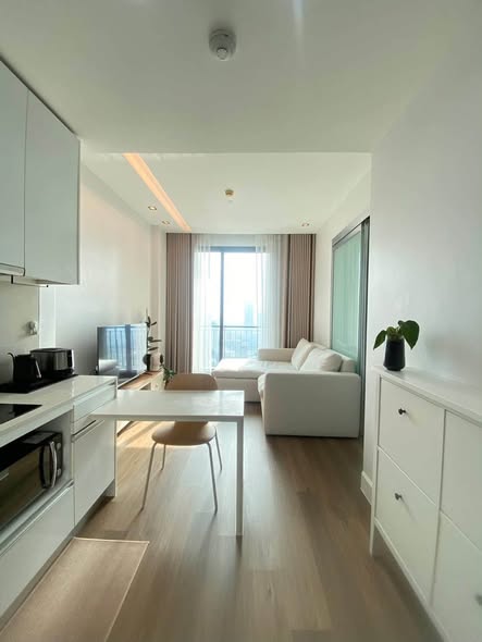 bedroom and living room of Equinox Phahol Vibha