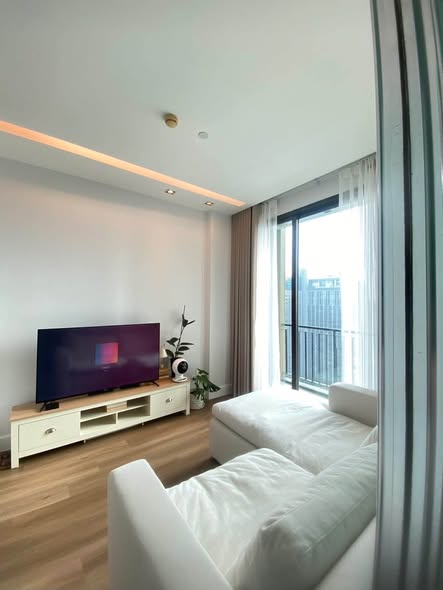bedroom and living room of Equinox Phahol Vibha