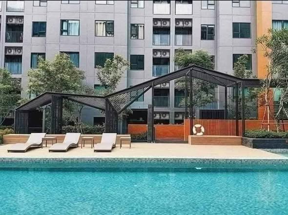 pool of Escent Ville