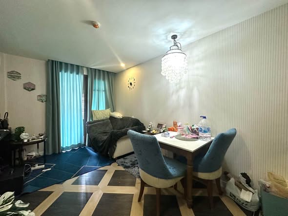 room interior of Espana Condo Resort Pattaya