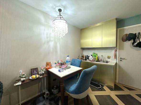 room interior and bathroom of Espana Condo Resort Pattaya
