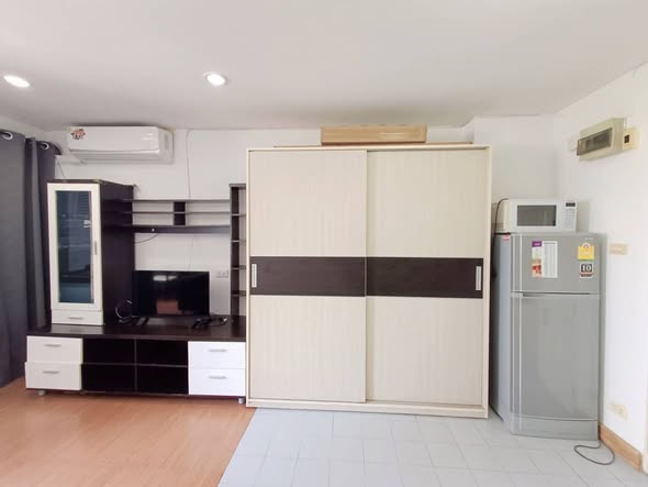 room interior of First Tower Condominium