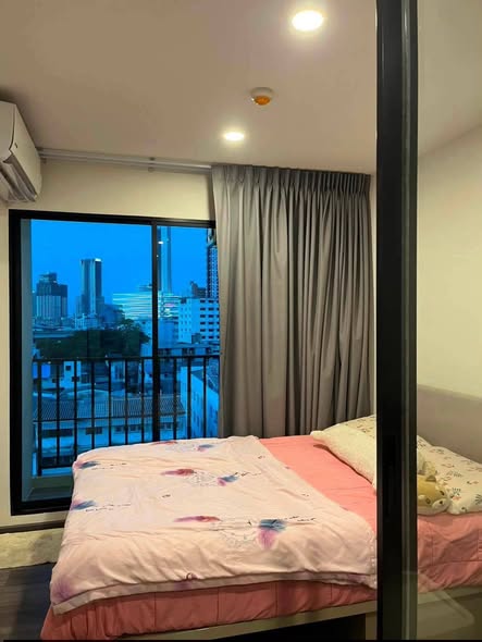 bedroom and room interior of FLEXI Sathon-Charoen Nakhon