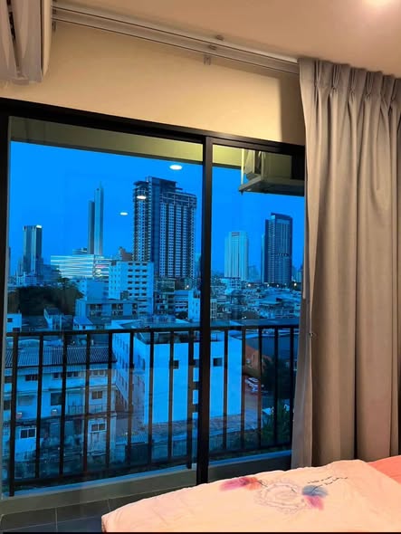 bedroom and room interior of FLEXI Sathon-Charoen Nakhon