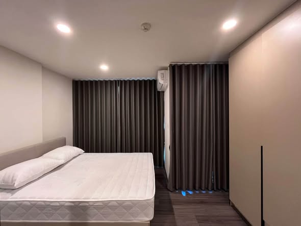 bedroom and room interior of FLEXI Sathon-Charoen Nakhon