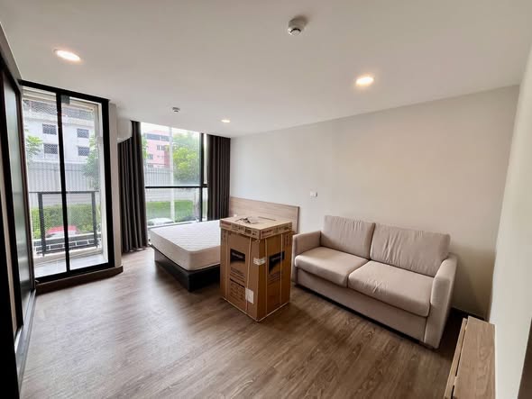 living room and room interior of FLEXI Sathon-Charoen Nakhon