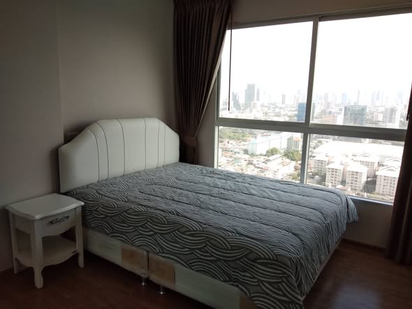 bedroom of Fuse Chan Sathorn