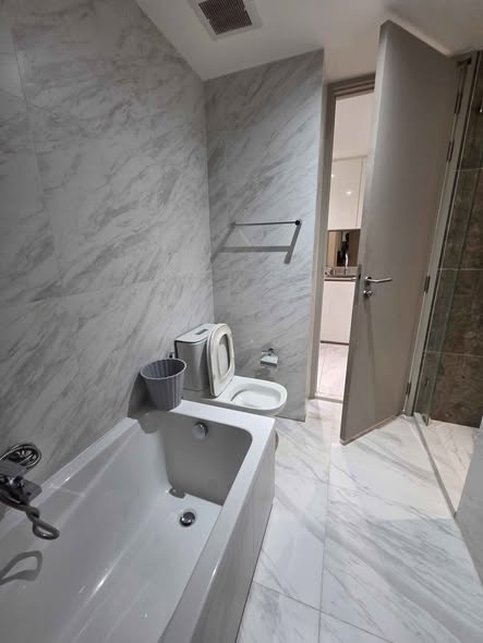 bathroom of Fynn Asoke