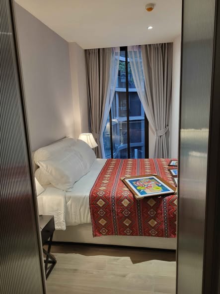 bedroom of Fynn Asoke