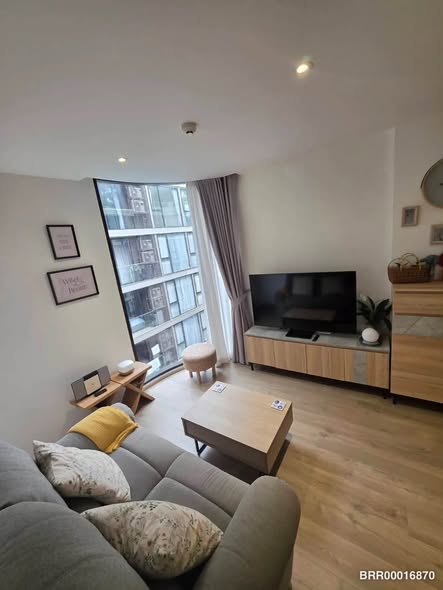 living room of Fynn Asoke