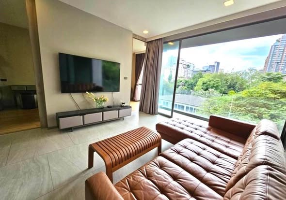 bedroom and living room of Fynn Sukhumvit 31