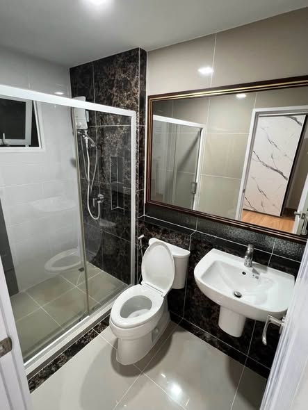 bathroom of Golden Neo Bangna-Suanluang