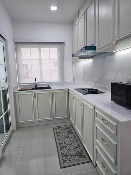 kitchen of Golden Neo, Sukhumvit LaSalle