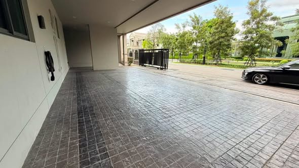 Grand Bangkok Boulevard Sukhumvit – Srinakarin
