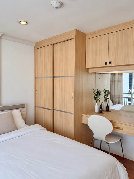 bedroom and room interior of Grand Park View Asok