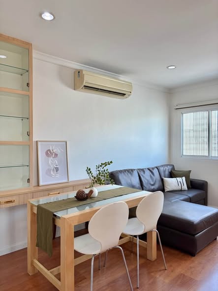living room of Grand Park View Asok