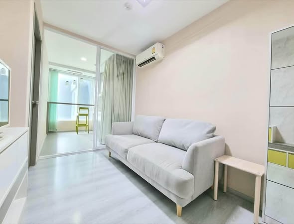 living room and bedroom of Grene Chaengwattana