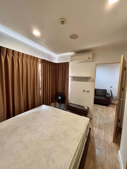 bedroom of H2 Glass Condo