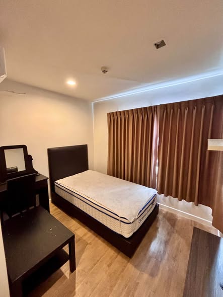 bedroom of H2 Glass Condo