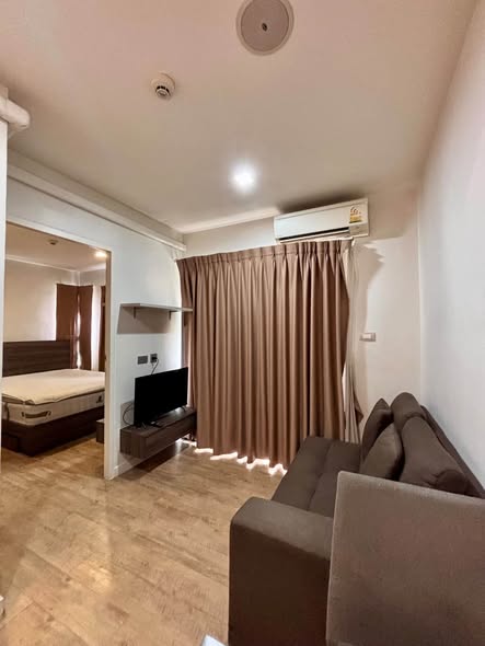 bedroom of H2 Glass Condo
