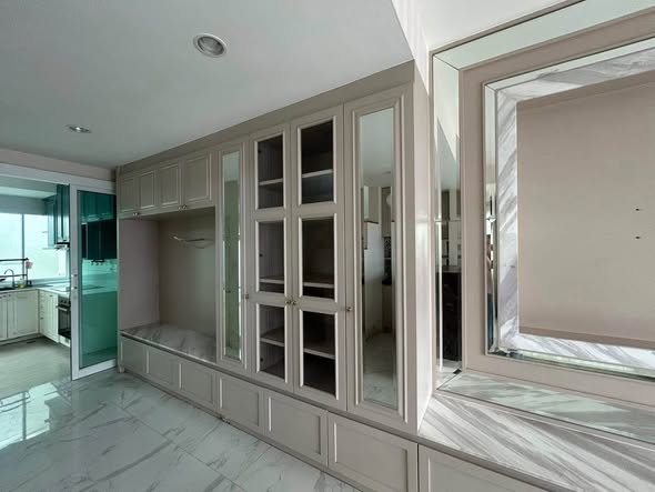 room interior of ไฮ สุทธิสาร คอนโด (HI Sutthisan Condo)
