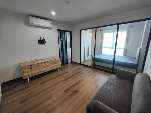 bedroom and room interior of HI Sutthisan Sales Gallery