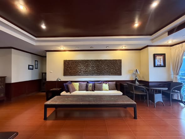 room interior of Hillside Condo 4