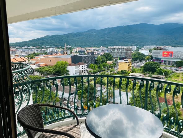 Hillside Plaza & Condotel 4