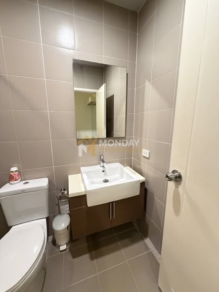 bathroom of Hive Sathorn