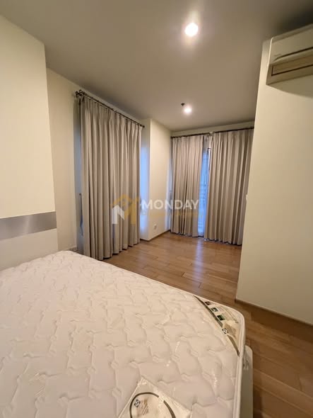 bedroom of Hive Sathorn
