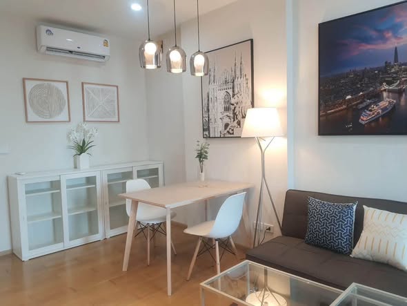 living room of Hive Sathorn