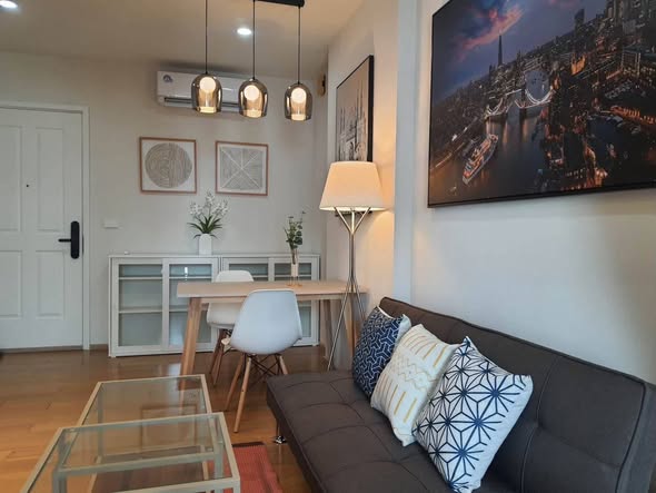 living room of Hive Sathorn
