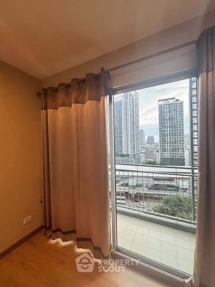 room interior of Hive Sathorn